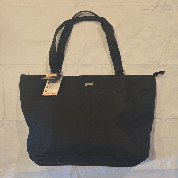 Baggallini NWT Carry-All Travel Tote Black Water-Resistant Lightweight - Picture 1 of 8